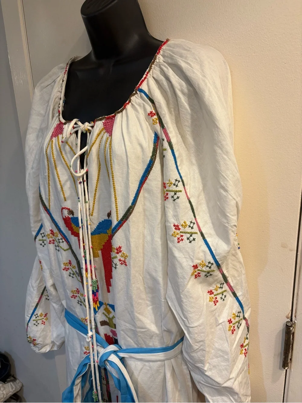 NWT Farm Rio Macaw Tassel-Tie Embroidered Maxi Dress Size M - Picture 4 of 16